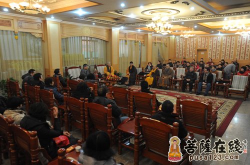 旭日集团杨勋一行八十余人前往河北柏林禅寺礼佛