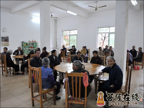 广东南华禅寺举行春暖人心爱进万家慈善捐赠活动