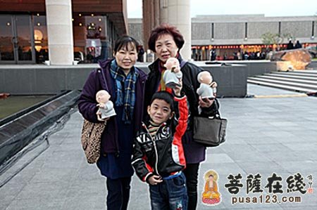 圣严法师-圣严法师圆寂四周年 台湾农禅寺举办水月映空感恩晚会