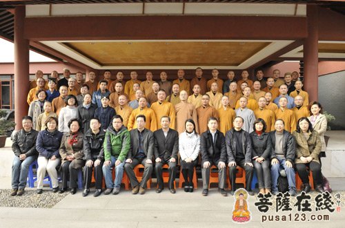 华东师大2010级宗教学本科班毕业典礼在玉佛禅寺举行