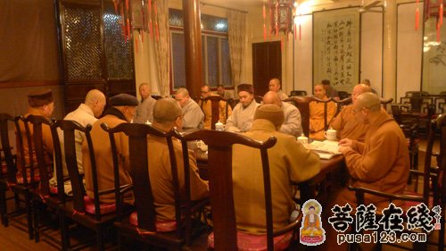 天童禅寺召开学习“两会”精神及2013工作部署会议