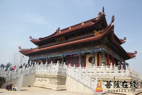 【寺庙简介 南海禅寺位于河南省驻马店汝南县境内,始建于