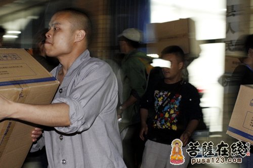 成都文殊院援震纪实3：物资筹集及震区服务