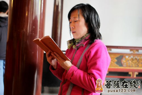上海龙华古寺方丈照诚大和尚为雅安人民书法赈灾