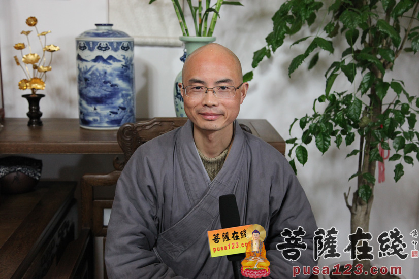 衍真大和尚接受菩萨在线采访(图片来源:菩萨在线 摄影:妙雪)