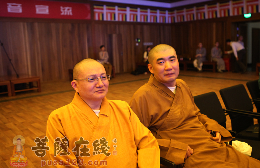              湛如法师(右),宏度