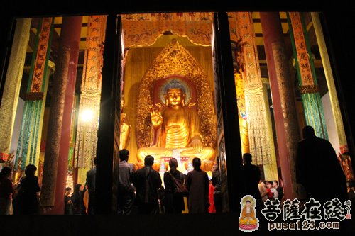 文殊菩萨-文殊菩萨圣诞日 湖北报恩禅寺为当地所有考生祈福
