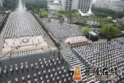 法鼓山-勾勒都会心灵的微笑曲线 法鼓山万人禅修