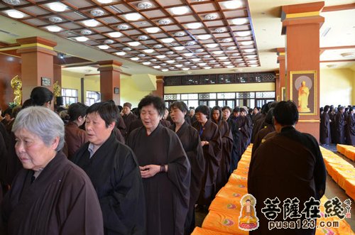 东林寺-庐山东林寺举行一昼夜经行念佛法会