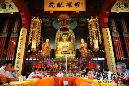 摄影-上海西林禅寺召开“崇恩书画院”成立八周年座谈会