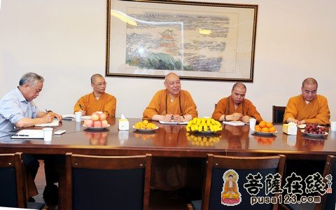 普陀山佛协会长道慈大和尚一行参访龙寿庵