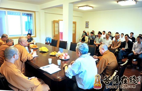 普陀山佛协会长道慈大和尚一行参访龙寿庵