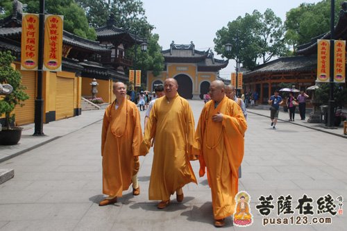 寒山寺-印顺大和尚一行参访寒山寺 秋爽大和尚热情接待