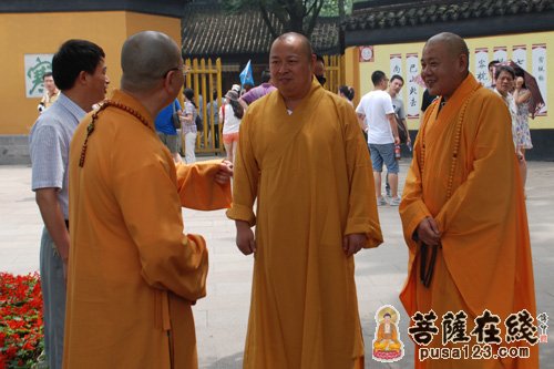 寒山寺-印顺大和尚一行参访寒山寺 秋爽大和尚热情接待