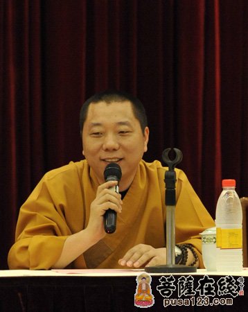 慧禅法师介绍玉佛寺消除公共安全隐患工程的开展情况
