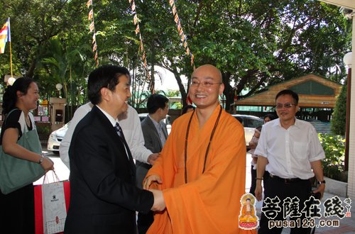 时政-国宗局张乐斌副局长一行到访香港观宗寺 时政-国宗局张乐斌副局长一行到访香港观宗寺