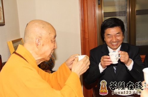 时政-国宗局张乐斌副局长一行到访香港观宗寺 时政-国宗局张乐斌副局长一行到访香港观宗寺