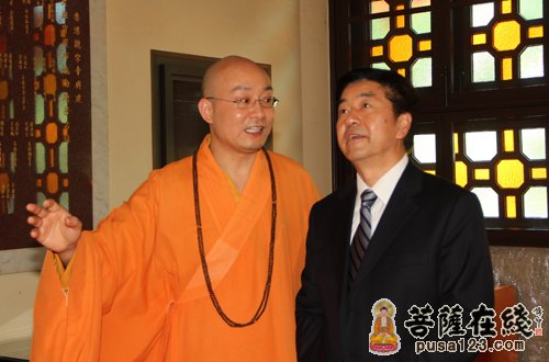时政-国宗局张乐斌副局长一行到访香港观宗寺 时政-国宗局张乐斌副局长一行到访香港观宗寺