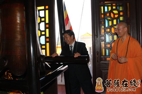 时政-国宗局张乐斌副局长一行到访香港观宗寺 时政-国宗局张乐斌副局长一行到访香港观宗寺