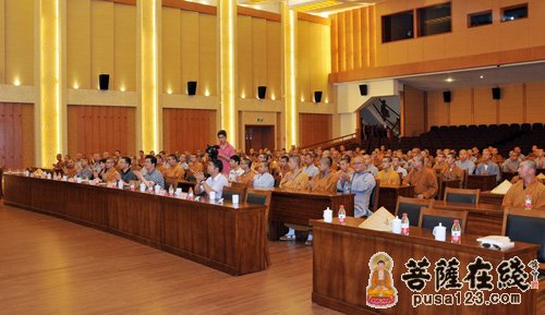 书法-著名书法家华人德先生应邀于普陀山佛学院讲座