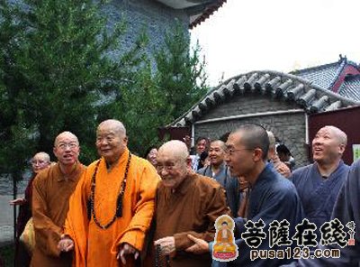 五台山-星云大师五台山拜寿梦参长老 为普寿寺尼众作开示