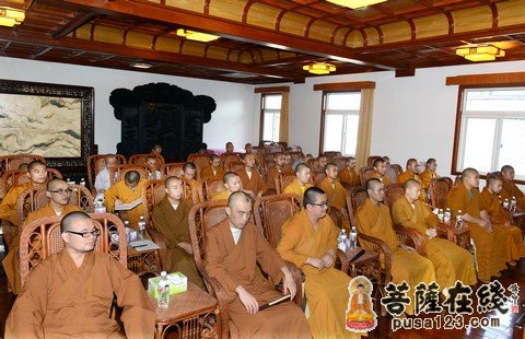 佛教-普陀山佛协在普济禅寺召开毕业学僧欢迎座谈会