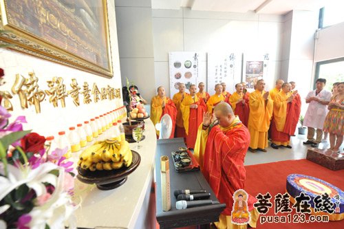 上海玉佛禅寺2013年净素月饼生产开炉