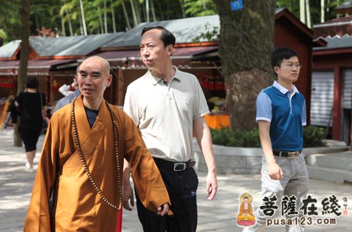 宁波市鄞州区区长、副区长视察天童禅寺