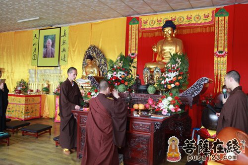 龙泉寺-印顺大和尚主持唐山龙泉寺地震遇难者超度放生法会