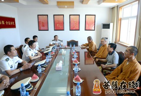 普陀山佛协领导赴驻山海、陆军等驻地慰问