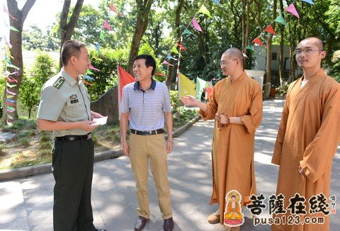 普陀山佛协领导赴驻山海、陆军等驻地慰问