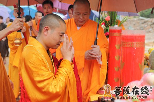 奠基仪式-几经战火的普陀观音寺重建 隆重举行大雄宝殿奠基仪式