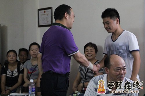 佛教-湖北咸宁市咸安区佛教协会举行“善财助学计划”