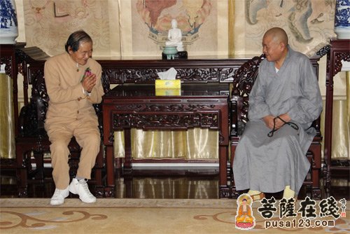 日本艺术家参访苏州寒山寺秋爽大和尚接待
