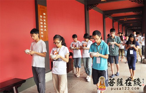 大佛禅院-峨眉山大佛禅院举行大学生心灵环保体验营 大佛禅院-峨眉山大佛禅院举行大学生心灵环保体验营