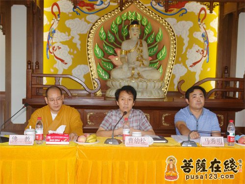 上海金山区民族宗教界举行助学金发放座谈会