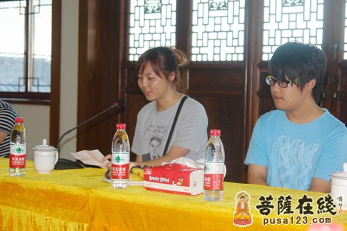 上海金山区民族宗教界举行助学金发放座谈会