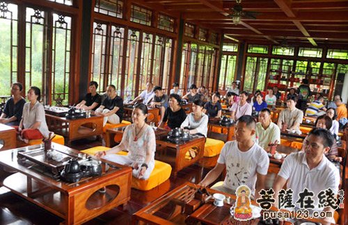 峨眉山-峨眉山大佛禅院举行民生银行心灵之旅夏令营