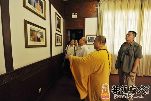 中国国民党荣誉主席吴伯雄参观上海玉佛禅寺