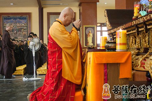 东林寺-青年学子参礼东林寺净土祖庭  大安大和尚为皈依弟子授戒