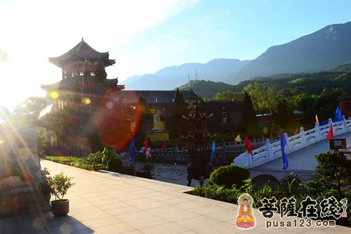 东林寺-青年学子参礼东林寺净土祖庭  大安大和尚为皈依弟子授戒