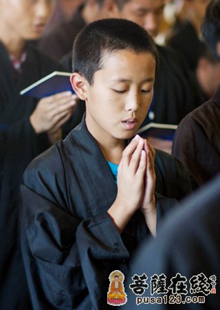 东林寺-青年学子参礼东林寺净土祖庭  大安大和尚为皈依弟子授戒