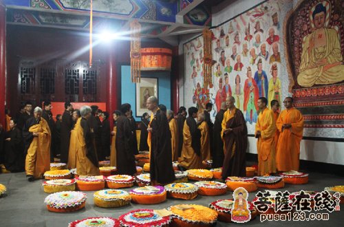 雅安地震-全球第十三届千亿圣号大念诵法会在雅安云峰禅寺启动