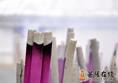 佛教-佛法化戾气抚慰躁动灵魂 信仰平心境成就美好人生