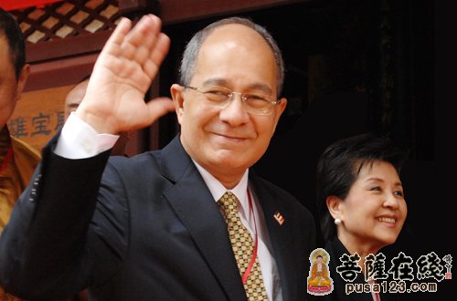 颂扬六祖文化 广州光孝寺举行千人诵经暨名家书画展