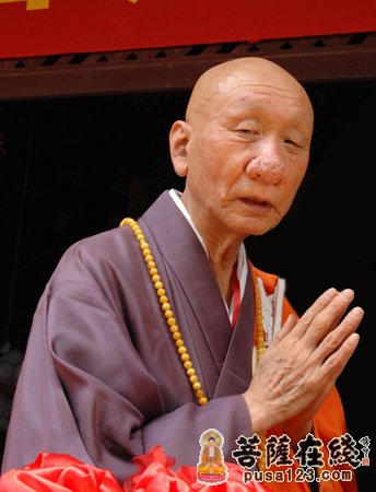 颂扬六祖文化 广州光孝寺举行千人诵经暨名家书画展