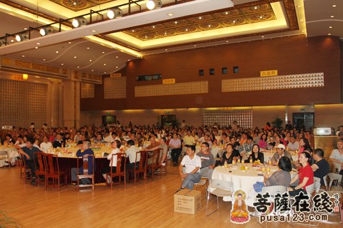 佛教-上海玉佛禅寺举行2013年迎中秋·庆国庆茶话晚会