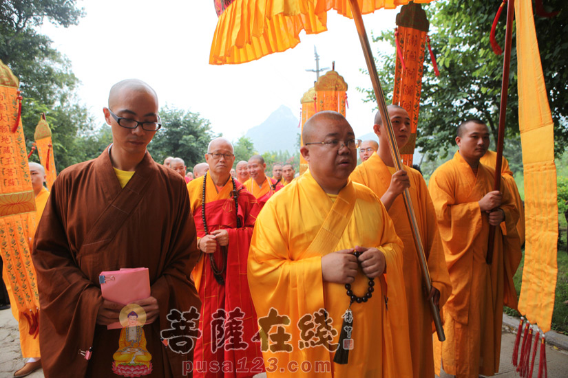 【高清图集】柳州开元寺隆重举行圆慈法师荣膺方丈升座庆典