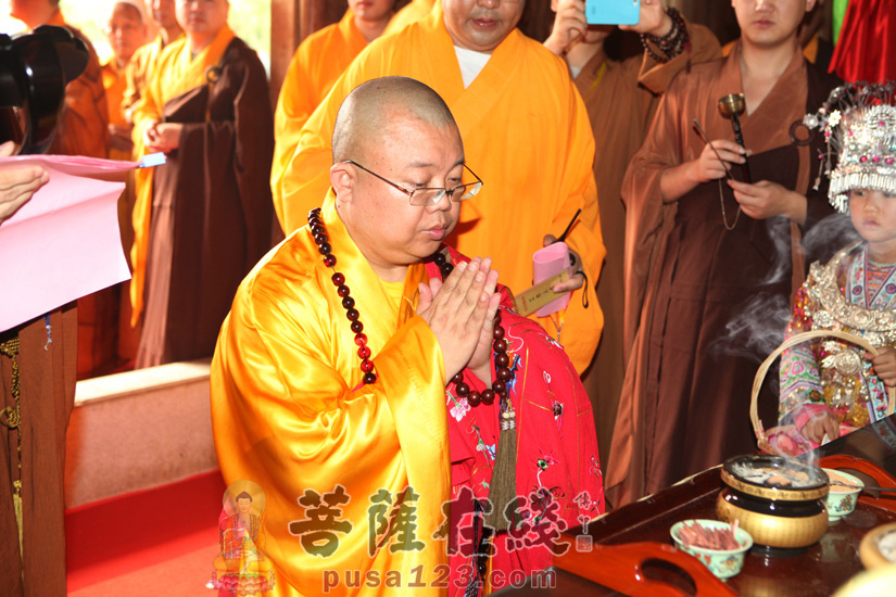 【高清图集】柳州开元寺隆重举行圆慈法师荣膺方丈升座庆典