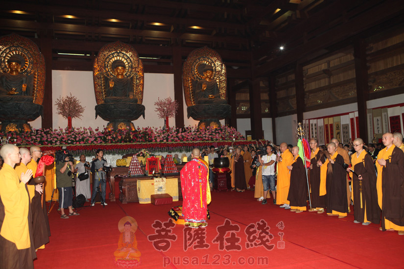 【高清图集】柳州开元寺隆重举行圆慈法师荣膺方丈升座庆典